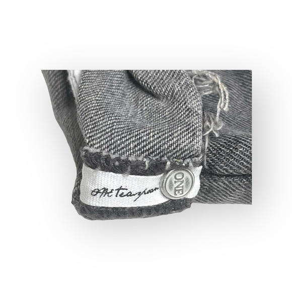 new Kourtney Kardashian’s ⇝ One Teaspoon ⇝ Superfreaks Lace Up Denim Shorts ⇝ 24 - Picture 11 of 16